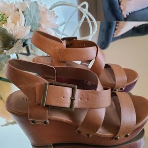 Lucky Brand Soft and Confortable Platform